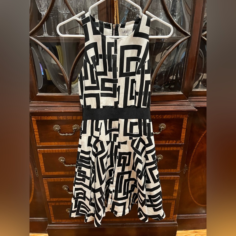 Milly (black and white pattern with grosgrain ribbon)